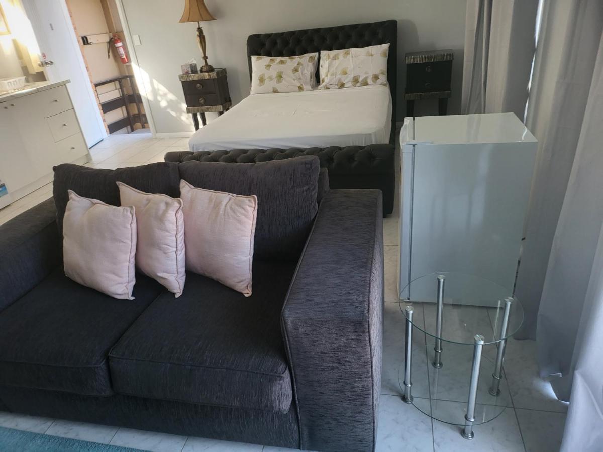 T&V Suites 温莎 外观 照片